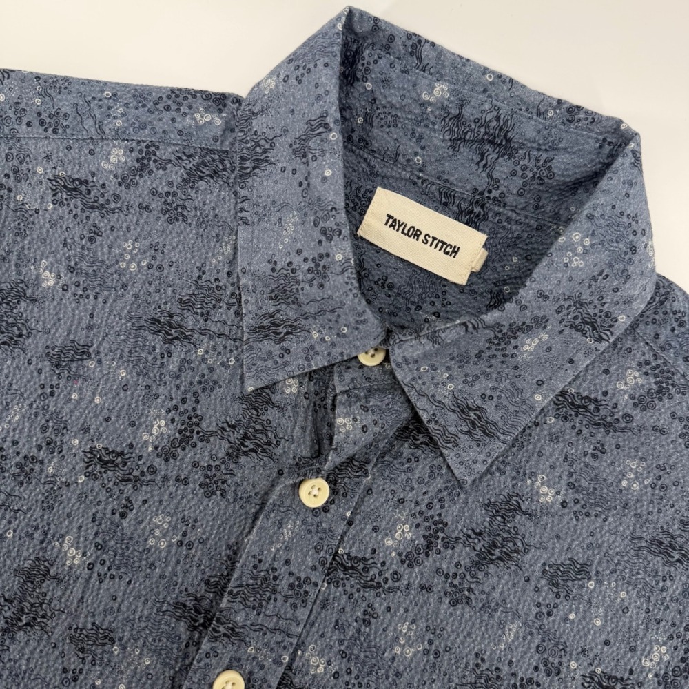 Taylor Stitch Button Down Mens 38 Small Blue Seersucker Abstract Print SS Shirt